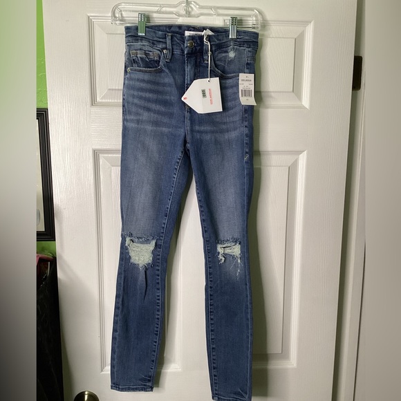 🎃🎃 Good American Distressed Good Legs Crop Jeans, size 00/24, NWT 🎃🎃 - Picture 1 of 3